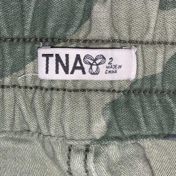 Aritzia TNA Camouflage Alix Pant - Picture 8 of 8